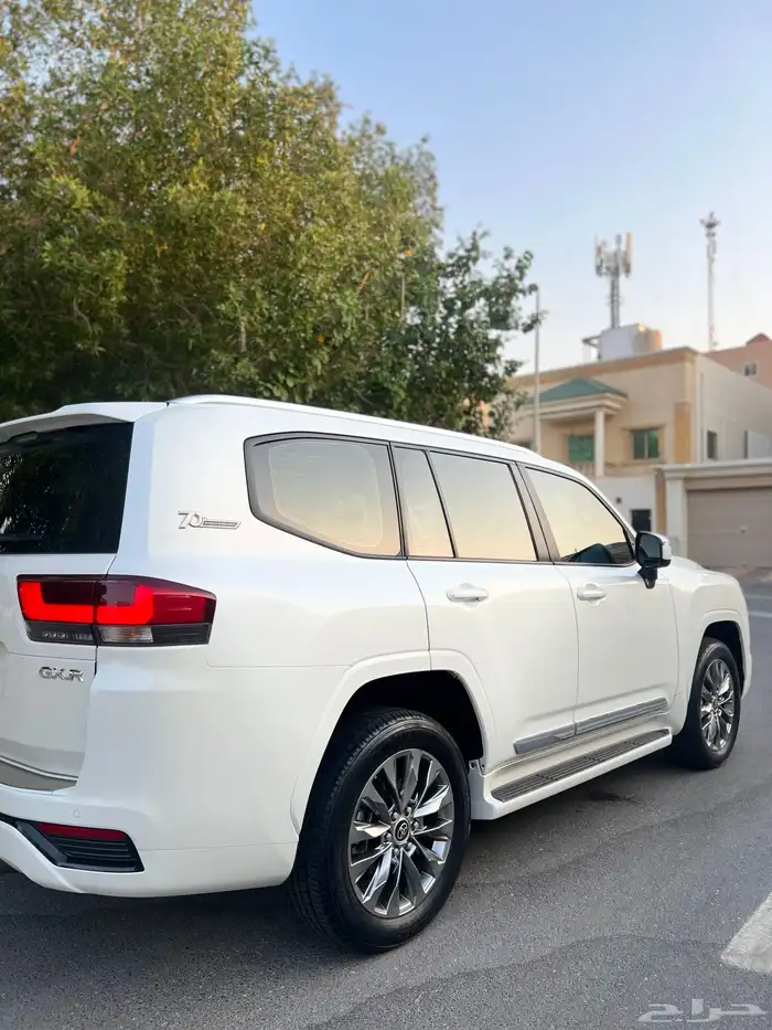 لاند كروزر G.XR - L3 2022 مالك اول سعودي وكالة 13