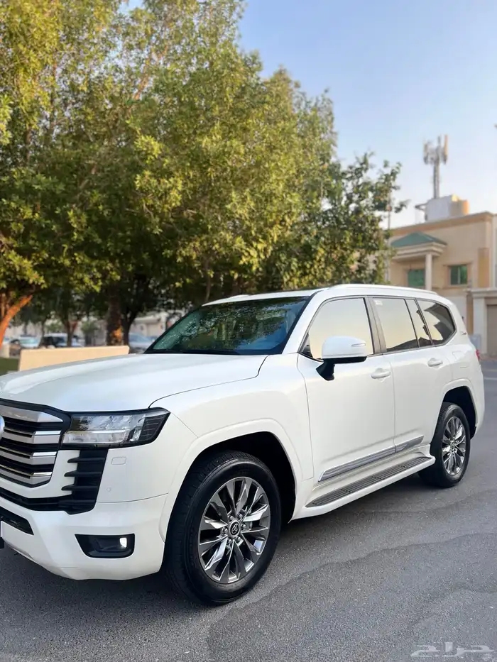 لاند كروزر G.XR - L3 2022 مالك اول سعودي وكالة 5