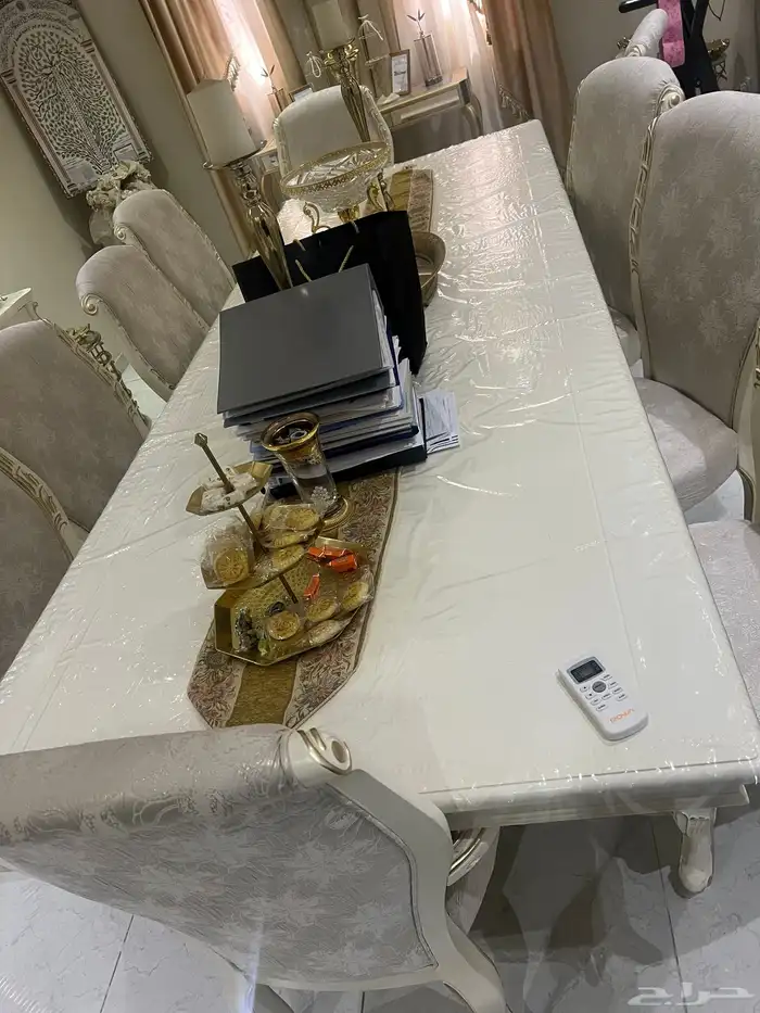 طاولة طعام للبيع 2