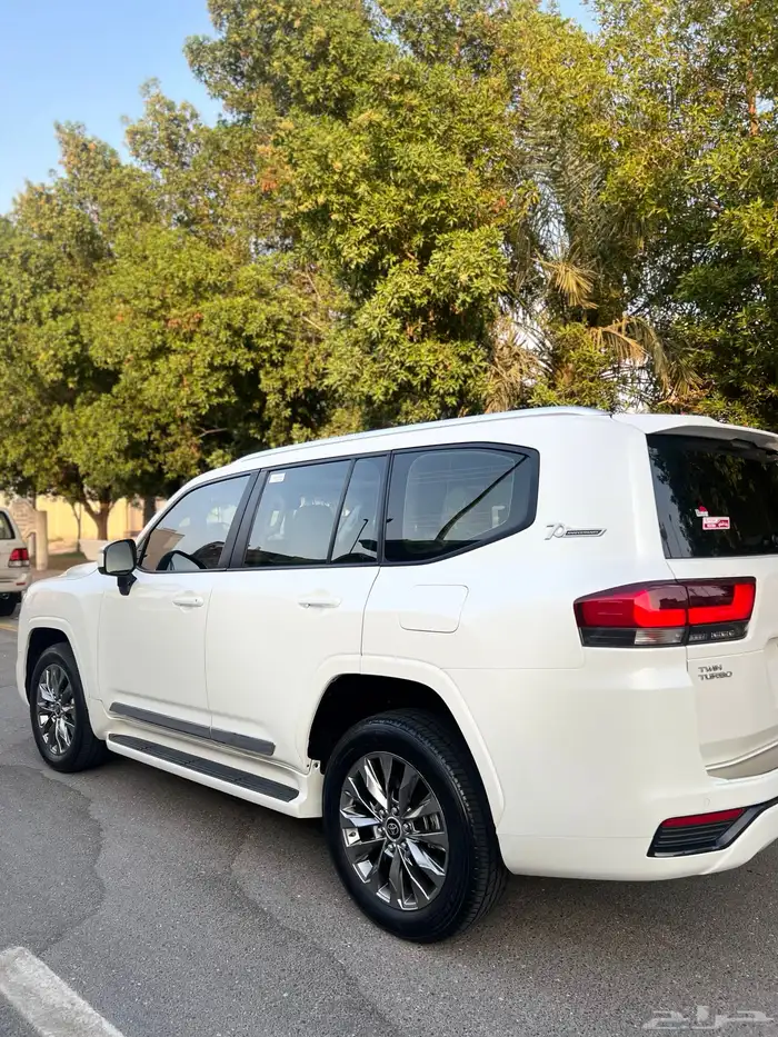 لاند كروزر G.XR - L3 2022 مالك اول سعودي وكالة 6