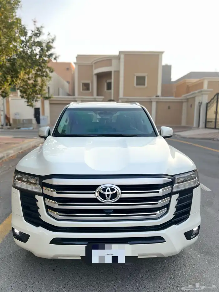 لاند كروزر G.XR - L3 2022 مالك اول سعودي وكالة 18
