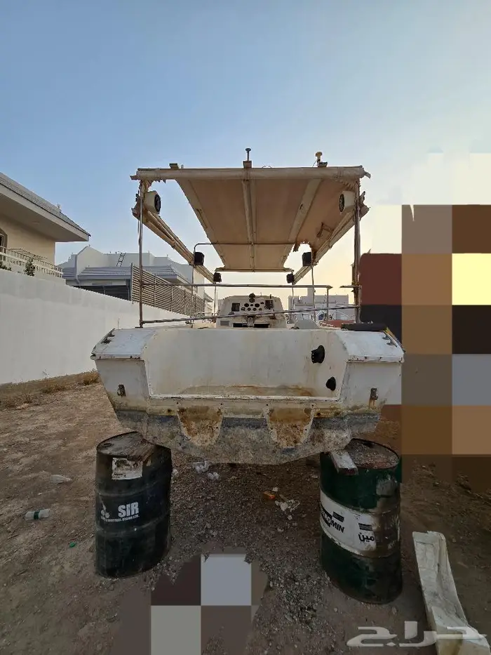 قارب بوت لنش طراد للبيع بدون مكاين ب 5 الاف ريال بيع مستعجل 1