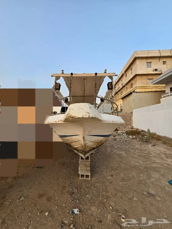 قارب بوت لنش طراد للبيع بدون مكاين ب 5 الاف ريال بيع مستعجل 2