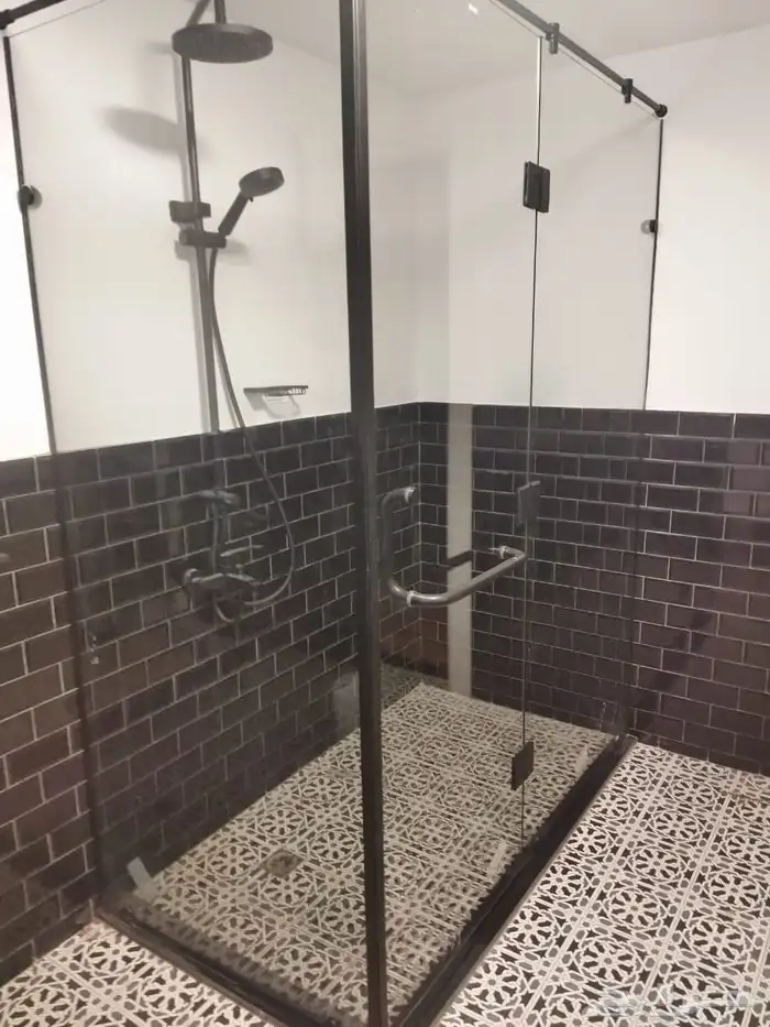 زجاج سيكوريت ومرايا 13