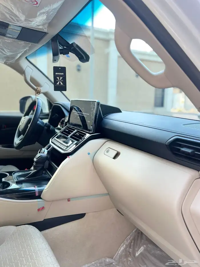 لاند كروزر G.XR - L3 2022 مالك اول سعودي وكالة 38