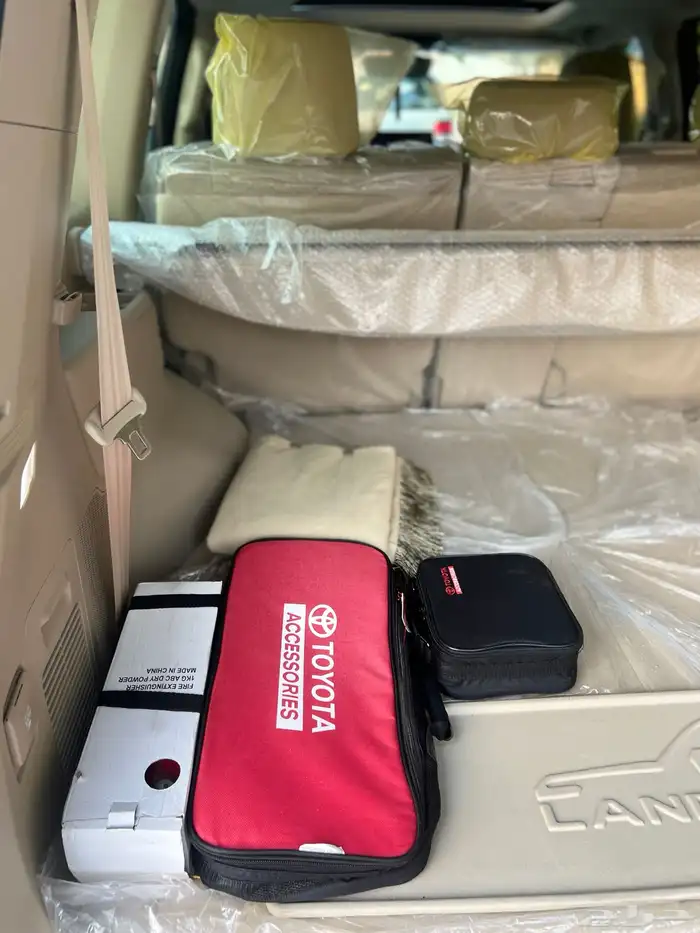 لاند كروزر G.XR - L3 2022 مالك اول سعودي وكالة 48