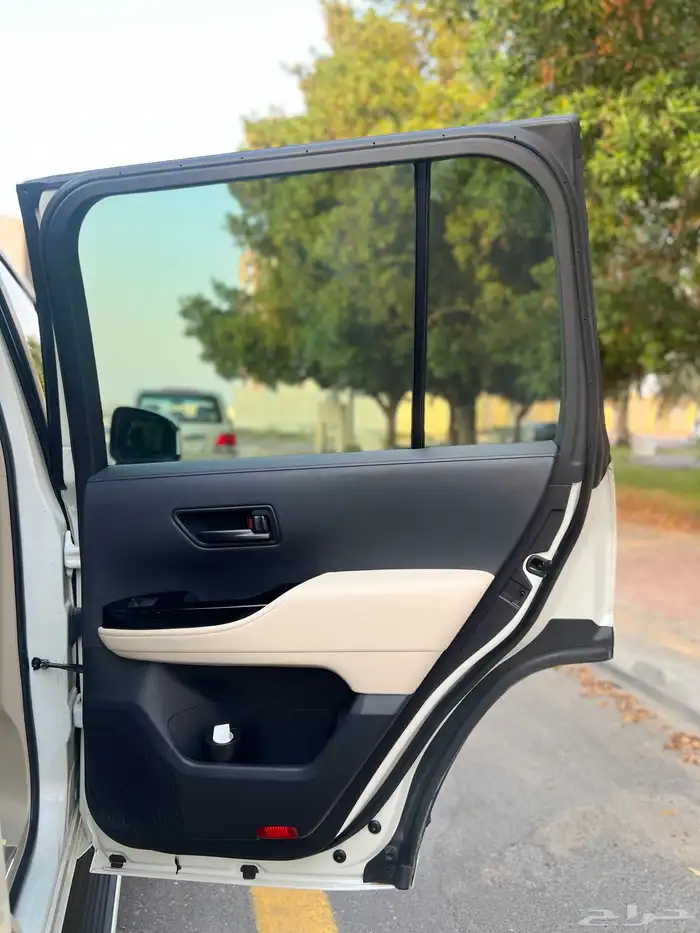 لاند كروزر G.XR - L3 2022 مالك اول سعودي وكالة 42