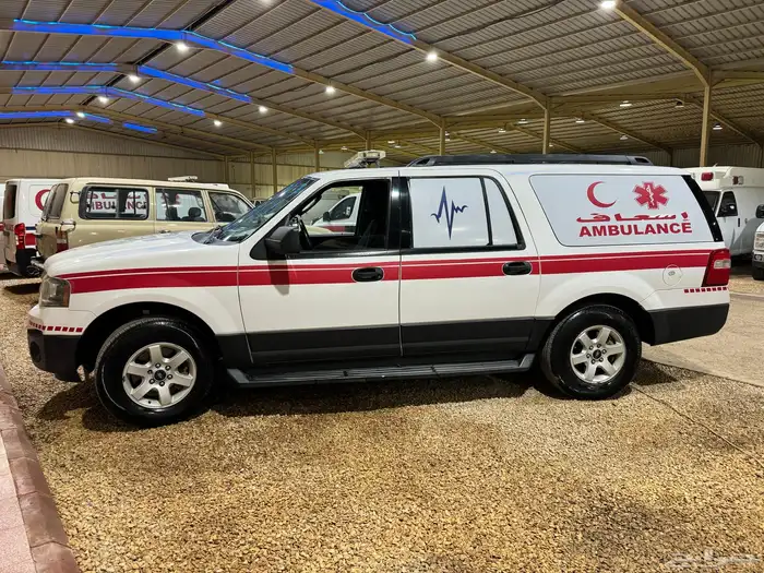 أجار سيارات اسعاف للشركات 3