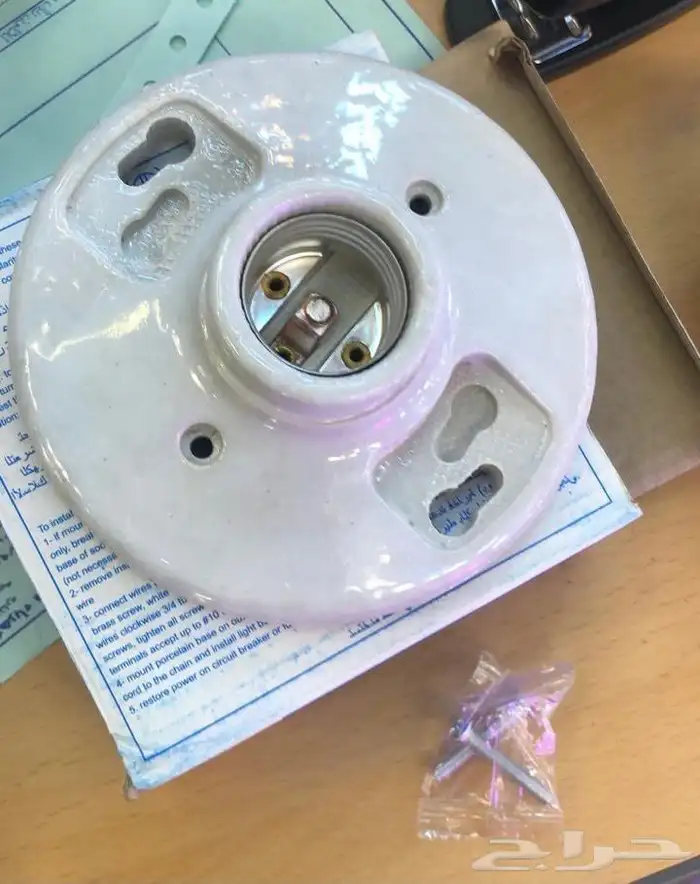 أدوات كهربائية   قواطع ومفاتيح وطبالين وقواعد لمبات 23