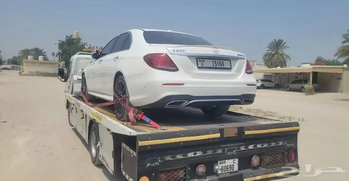 سطحات الأمارات لنقل سيارات الفاخرة 1
