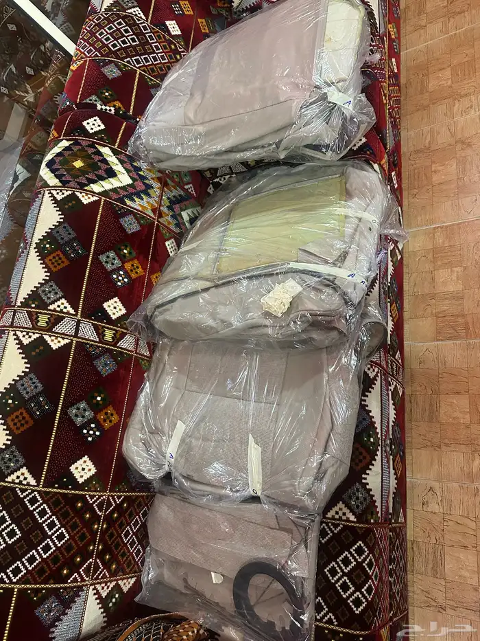 تلبيسة وكاله كراسي لاندكروزر كامله من موديل 2003 الى 2007 0
