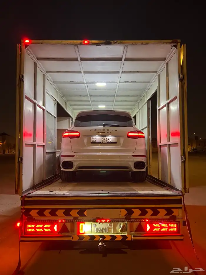 سطحات الأمارات لنقل سيارات الفاخرة 0