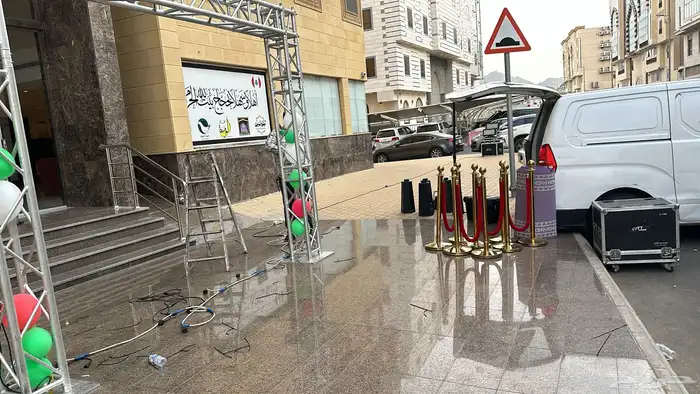 شاشات عرض صوتيات تجهيزات حفلات وانارات وليازر 0
