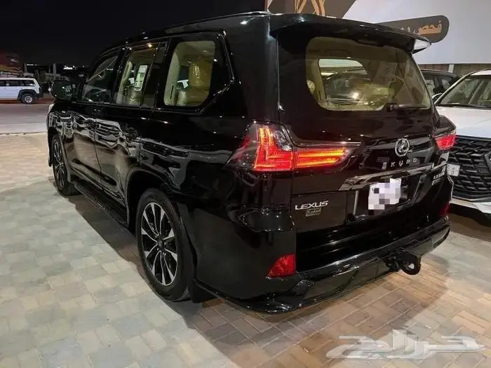 لكزس LX570 بلاك اديشن 2020 4
