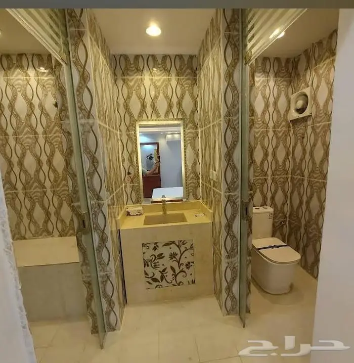 استراحه كبيره قسمين اللعاب مائيه ومسابح 7