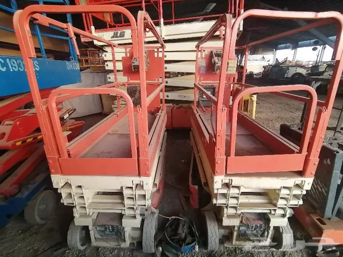 سيزر ليفت 7 متر يعمل بالكهرباء للبيع بحالة ممتازة 3