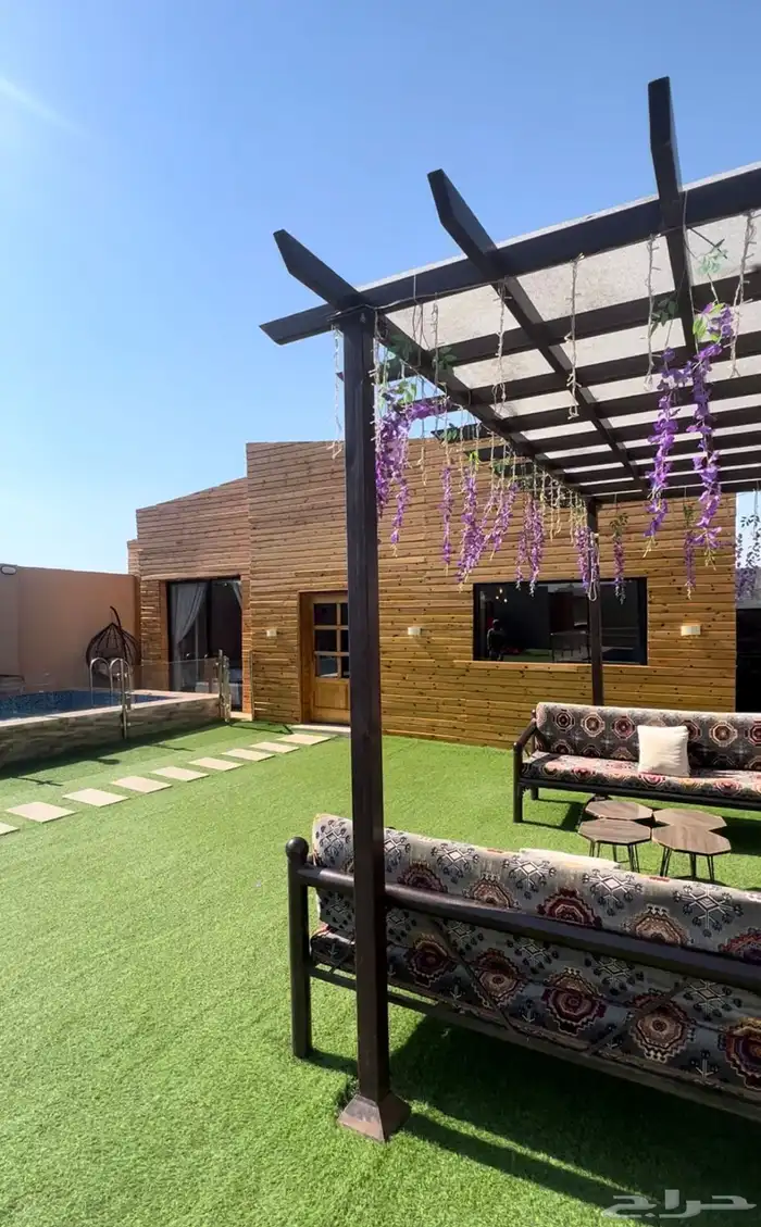 اكواخ ريفيه مناسبه للعوائل بمسبحين والعاب مائيه 2