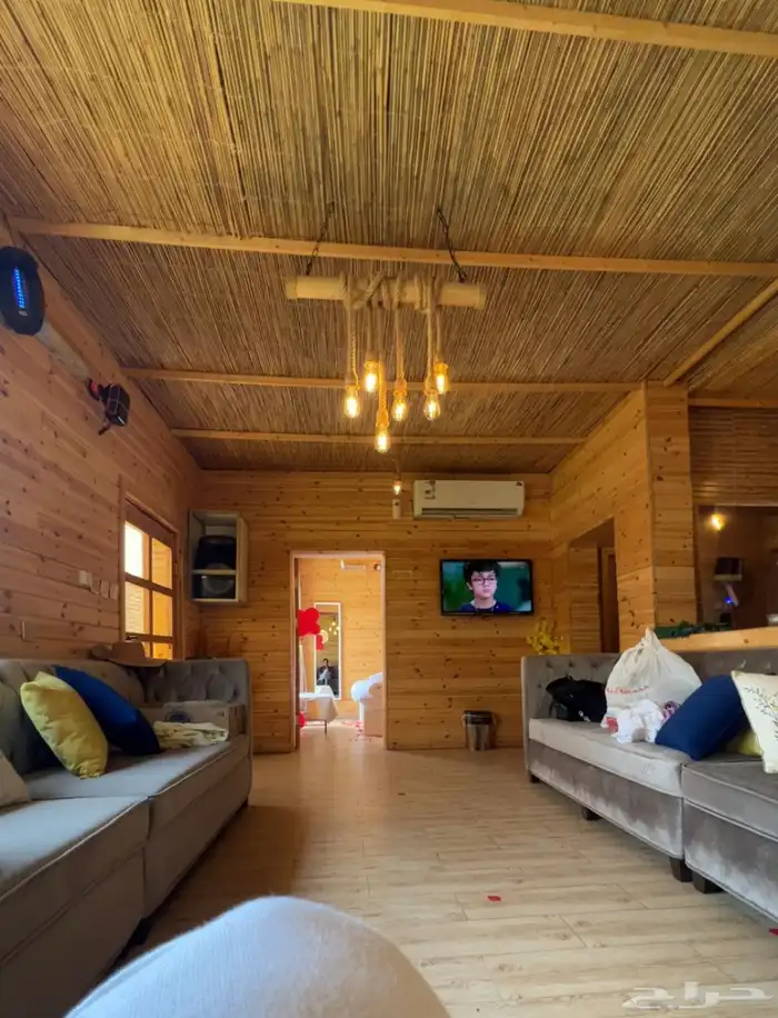 اكواخ ريفيه مناسبه للعوائل بمسبحين والعاب مائيه 3