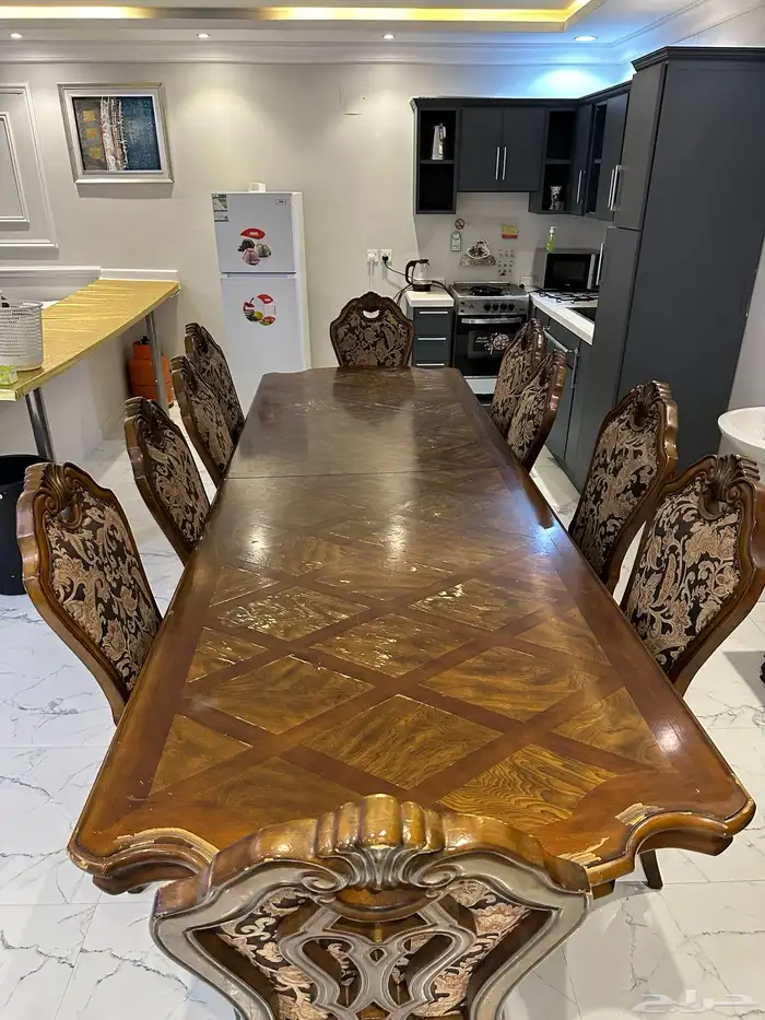 كنب وطاولة طعام 2