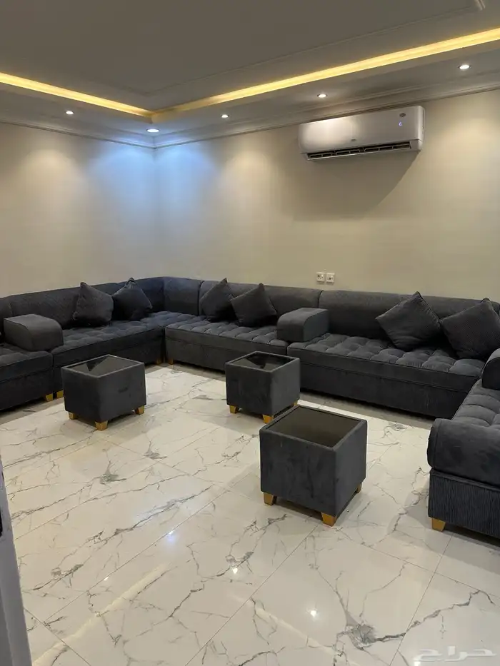 كنب وطاولة طعام 0