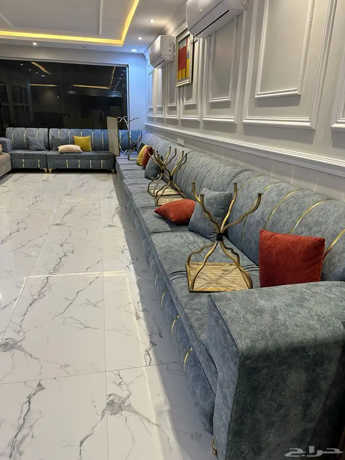 كنب وطاولة طعام 1