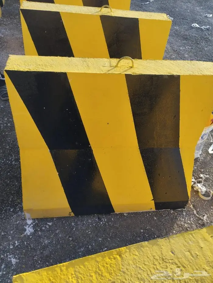 حواجز خرسانيه مناهيل 6