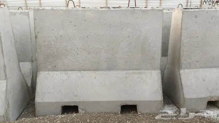 حواجز خرسانيه مناهيل 8