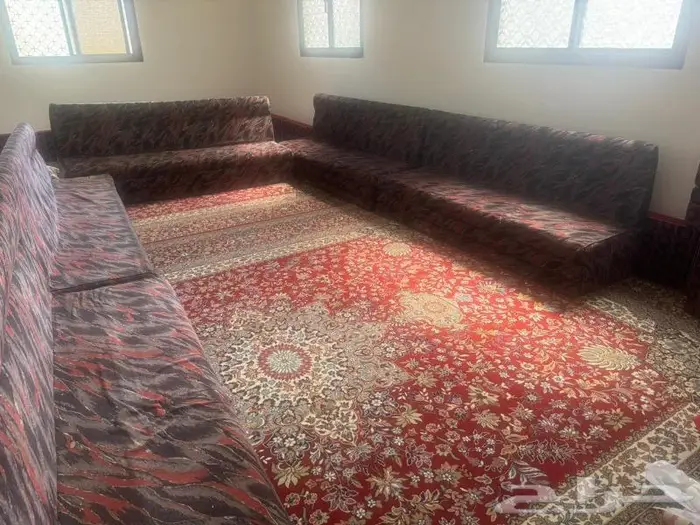 كنب اسفنج مكون من خمس قطع والبيع لأعلى سعر 0