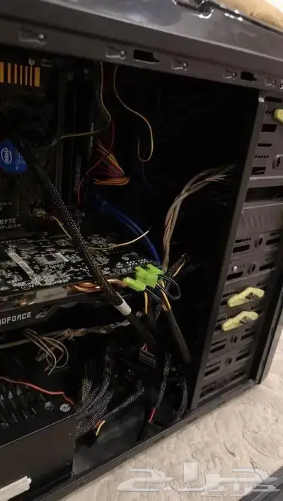 Pc بي سي مكتبي و العاب مع ملحقات 3