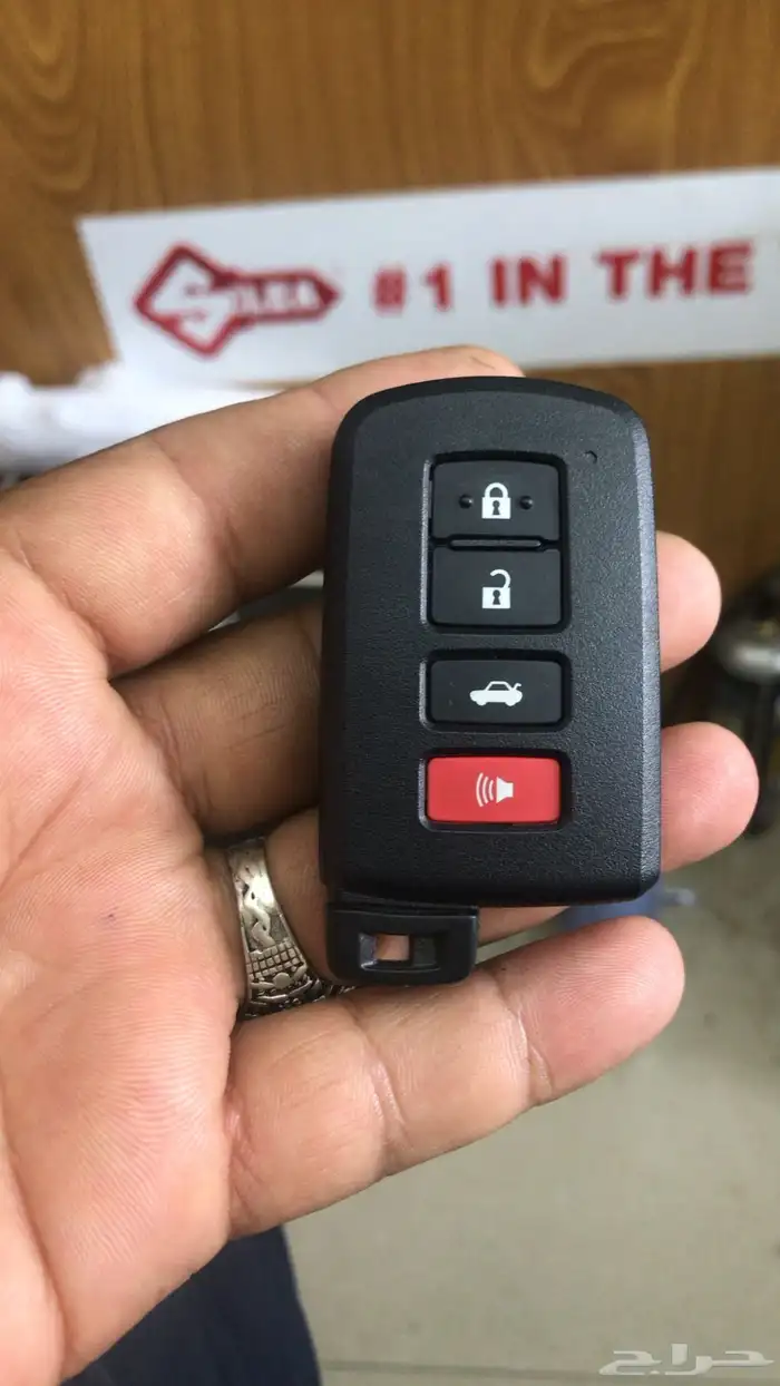 محل مفاتيح جده فتح ابواب سيارات وبرمجة ريموتات بصمه 1