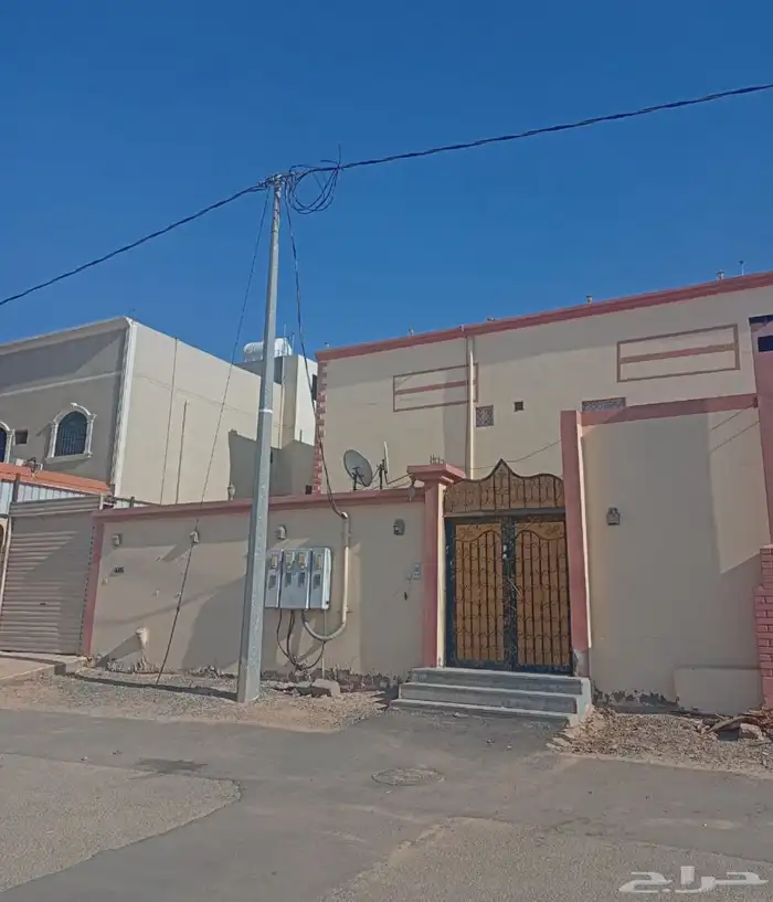 عمارة دورين وملحق مع حوش دور ثالث 0