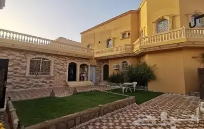 للبيع بيت دور وشقتين 37