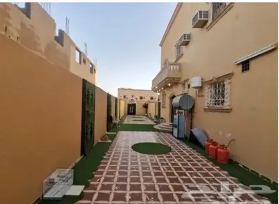 للبيع بيت دور وشقتين 33