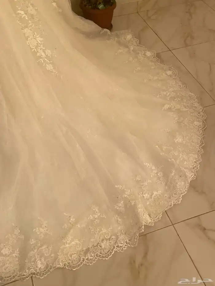 فستان زفاف من الدانتيل لاطلالة ملكية 7