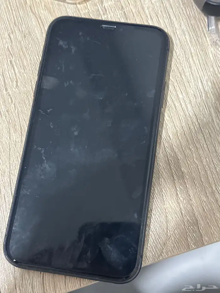 ايفون 11 جديد نظيف مافيه كسر ولا عيب ولا يشكو من شيء 0