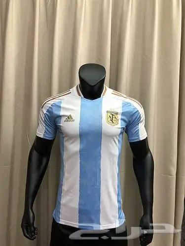 تشكيلة من افضل التيشرتات والاطقم الرياضيه النادره الاصليه 39