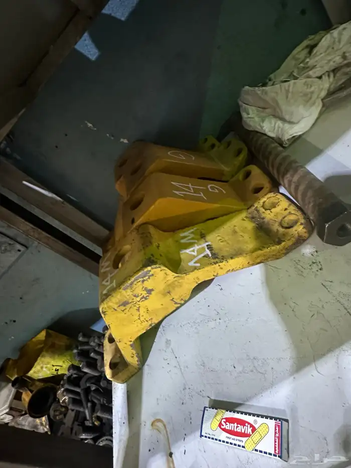 معدات ثقيله تشليح قطع غيارمستعمل كريدرجريدر قريدر شيول D8R 3