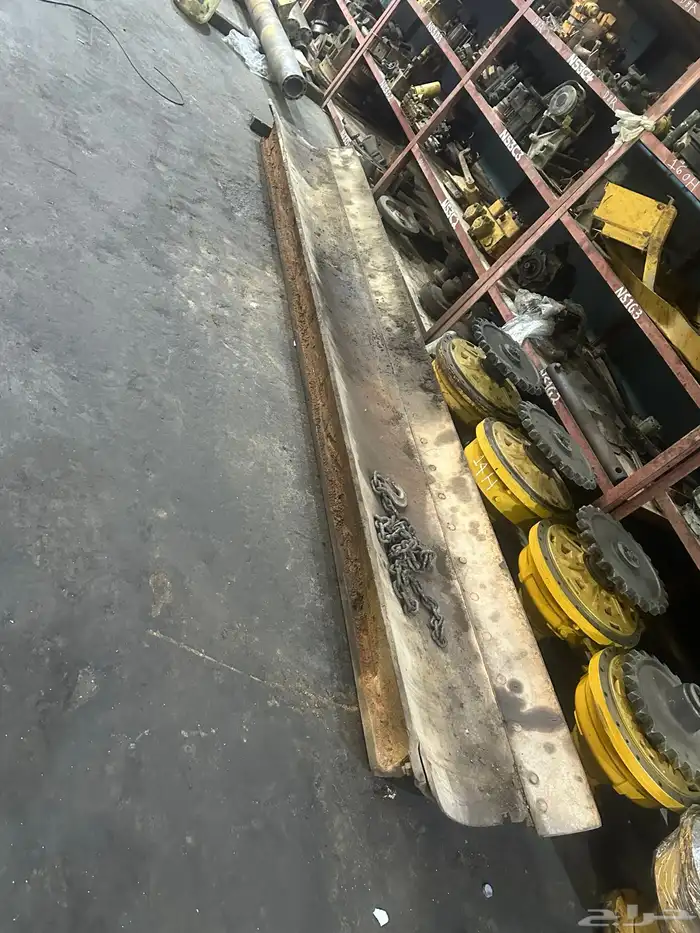 معدات ثقيله تشليح قطع غيارمستعمل كريدرجريدر قريدر شيول D8R 9