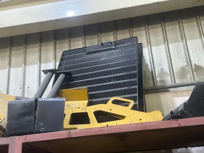 معدات ثقيله تشليح قطع غيارمستعمل كريدرجريدر قريدر شيول D8R 67