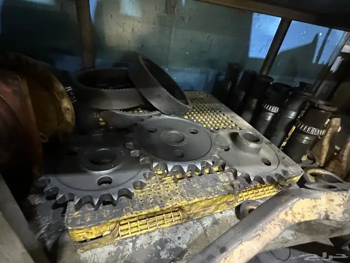 معدات ثقيله تشليح قطع غيارمستعمل كريدرجريدر قريدر شيول D8R 42