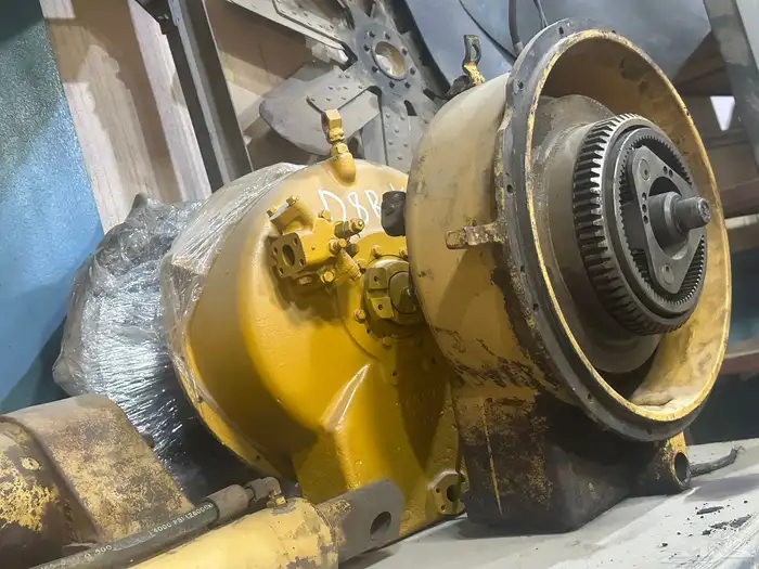 معدات ثقيله تشليح قطع غيارمستعمل كريدرجريدر قريدر شيول D8R 57