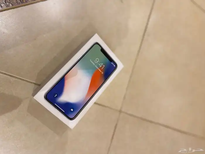 ايفون X مع فاتورت الشراء والصندوق حقة 6