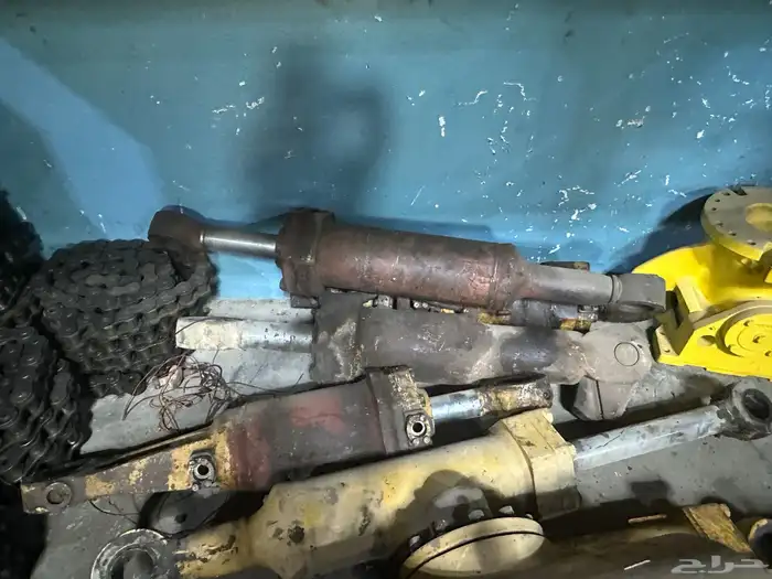 معدات ثقيله تشليح قطع غيارمستعمل كريدرجريدر قريدر شيول D8R 52