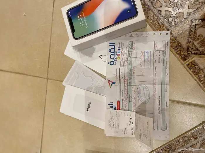 ايفون X مع فاتورت الشراء والصندوق حقة 10