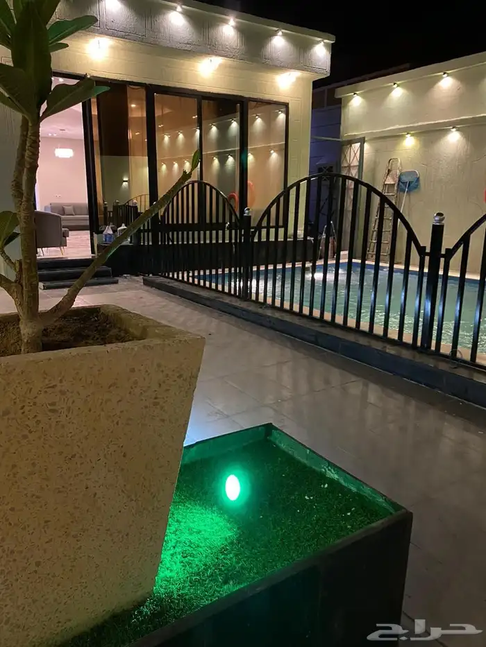 للبيع شاليه مكون من 3 اقسام على شارع 32 2