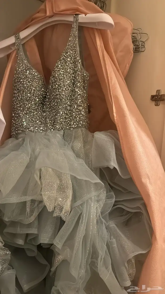 فستان من مصممه 0