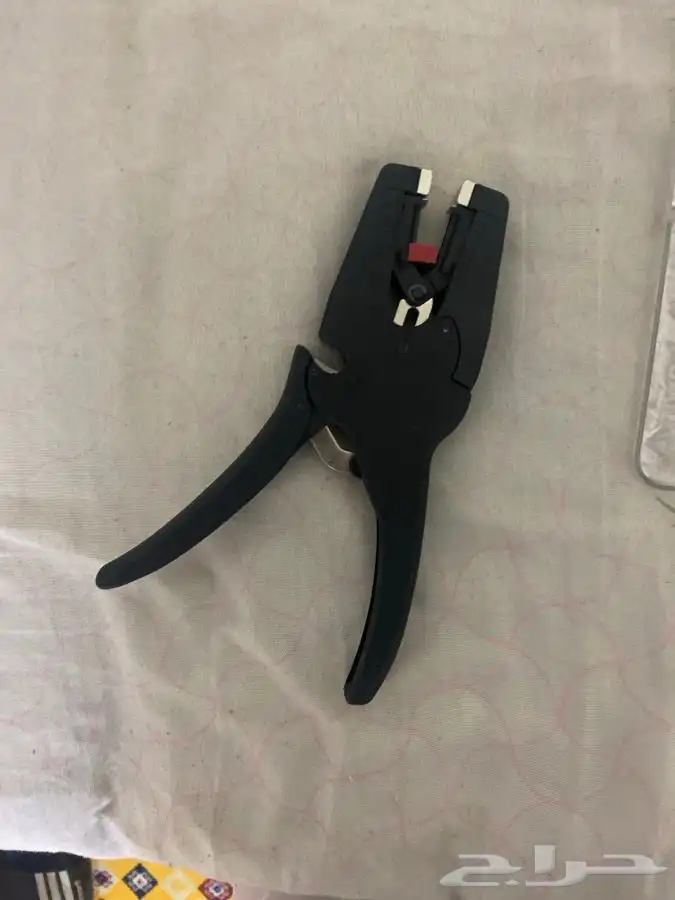 الاله لقطع اسلاك 0