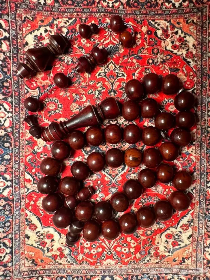 ((تم البيع))مسباح خشب كوك قديم جدا مطعم فضة 3