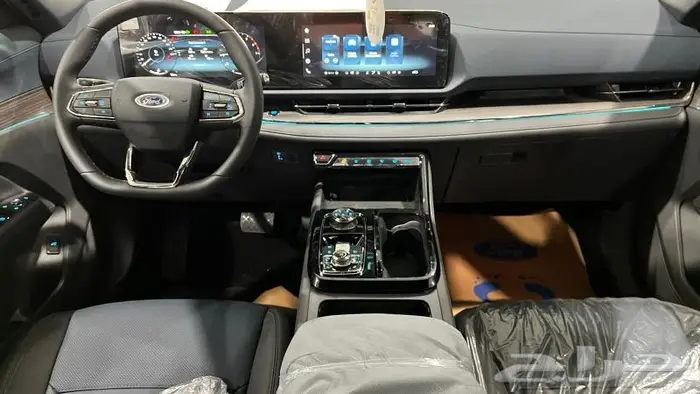 عرض خاص - فورد تيرتوى تيتانيوم 2025 سعودى بطاقه جمركيه . 13