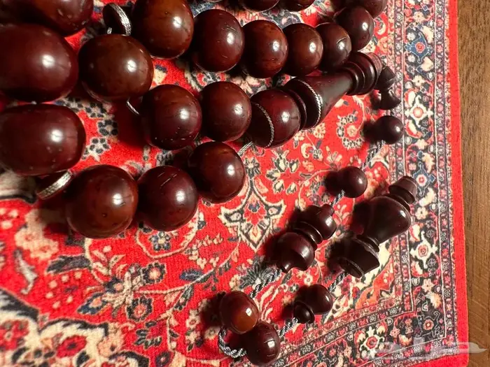 ((تم البيع))مسباح خشب كوك قديم جدا مطعم فضة 1